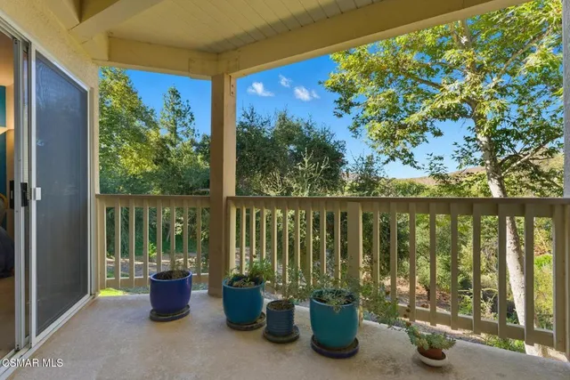 $399,999 | 5744 Oak Bend Lane, Unit 208, Oak Park, CA 91377