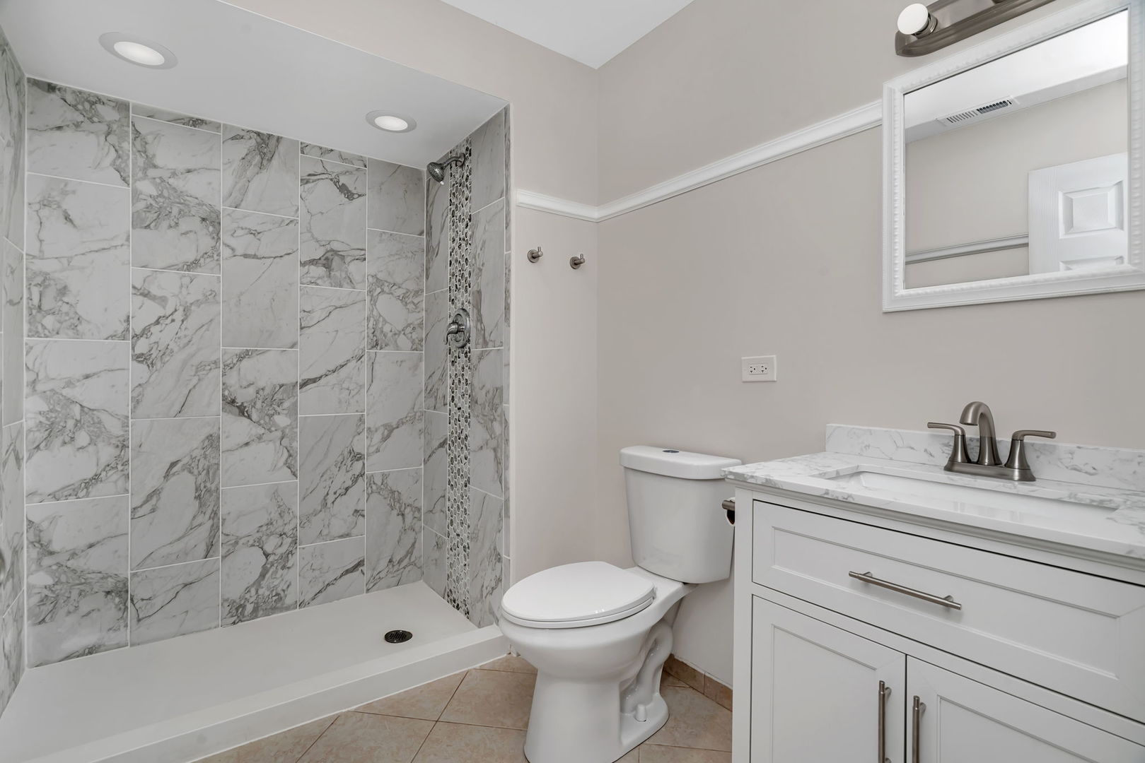 3624 151st Street Midlothian, IL 60445 - Photo 24 of 26 a bathroom with a sink a toilet and a bathtub