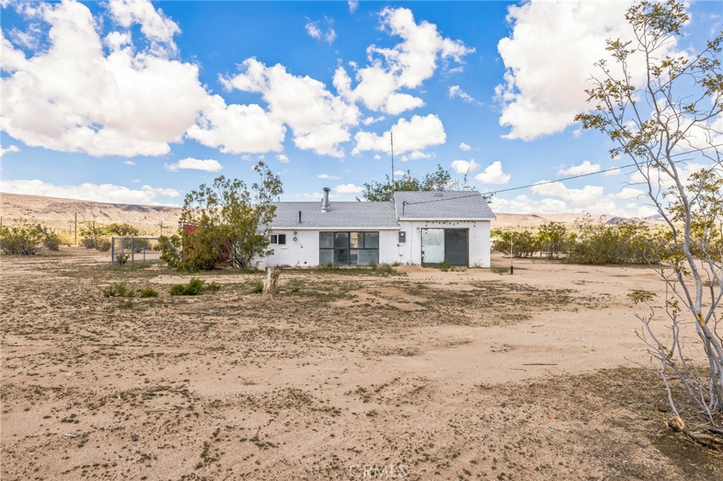 1561 Old Woman Springs Road Yucca Valley, CA 92284 - Photo 11 of 30