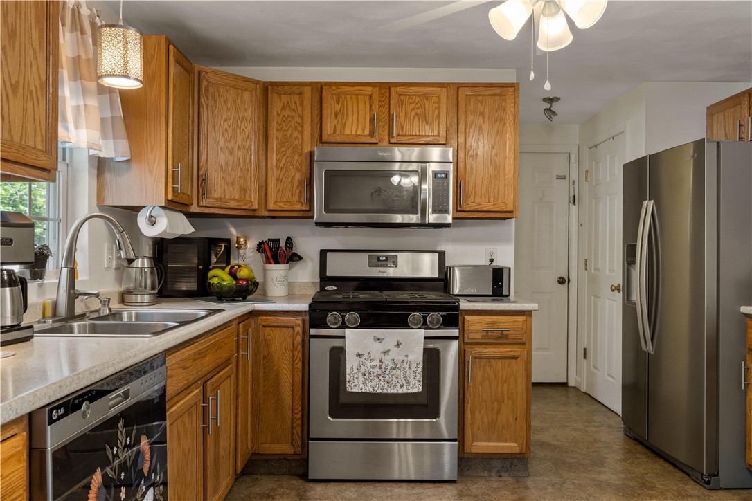 591 Sandy Lane Warwick, RI 02889 - Photo 10 of 47