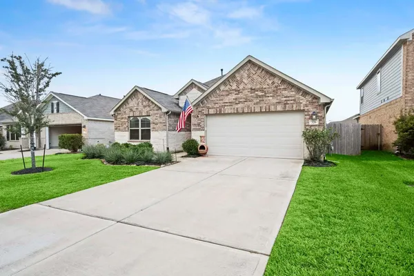 $2,200 | 326 Jewett Meadow Drive, Magnolia, TX 77354