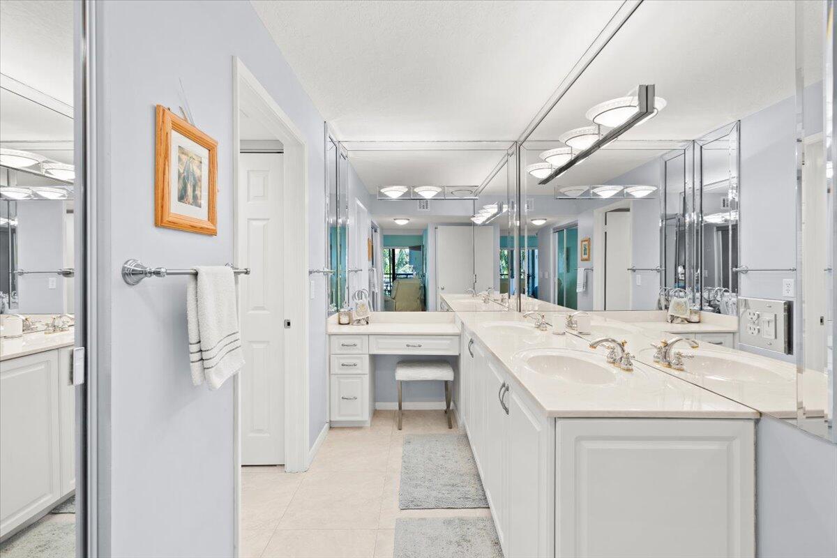 5851 Camino Del Sol, Unit 203 Boca Raton, FL 33433 - Photo 18 of 33 PRIMARY ENSUITE
