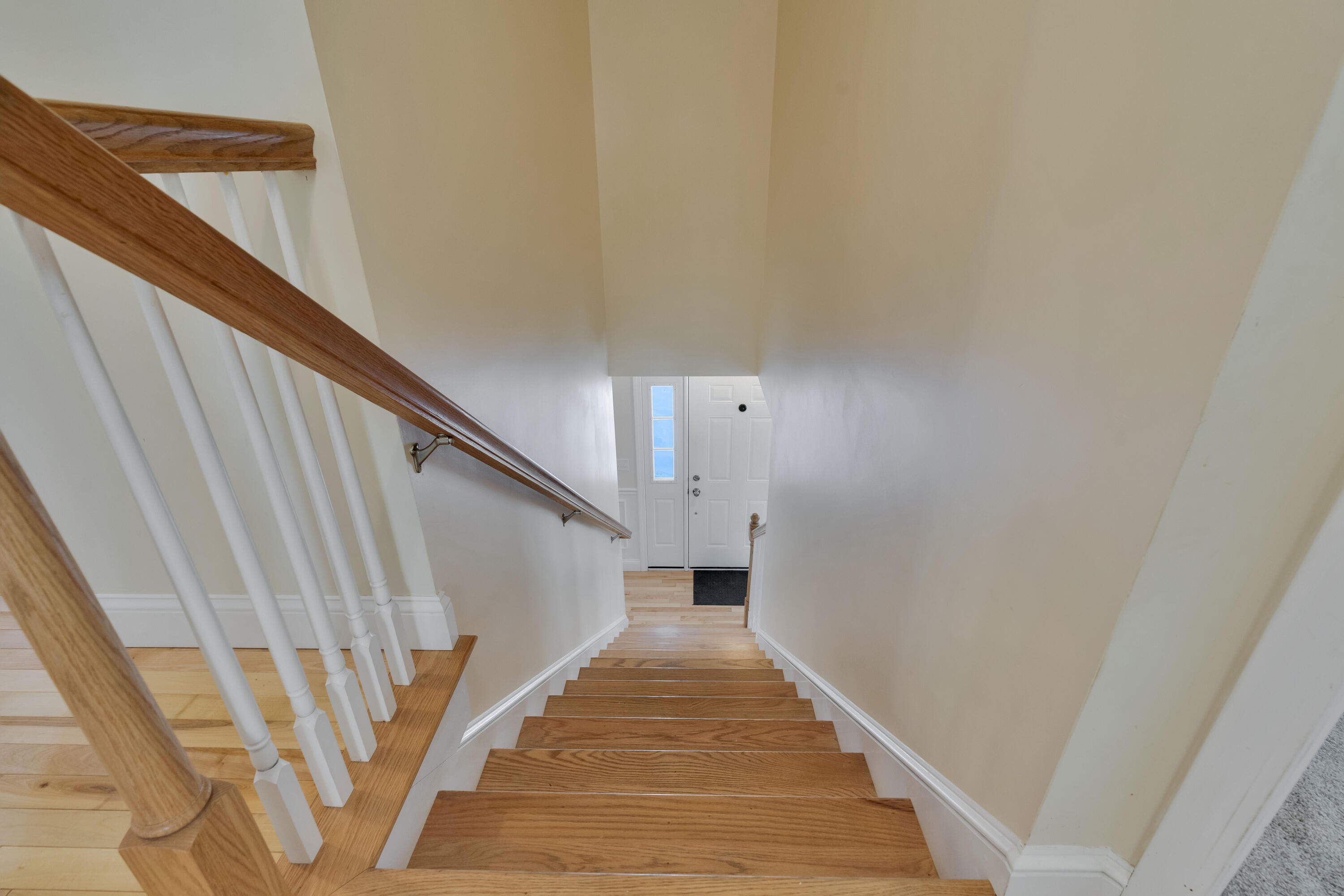 4 Musket Drive Gorham, ME 04038 - Photo 15 of 33 Stairwell