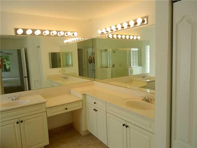 2514 Southwest Impala Way Stuart, FL 34997 - Photo 8 of 25 Gallery Image 8