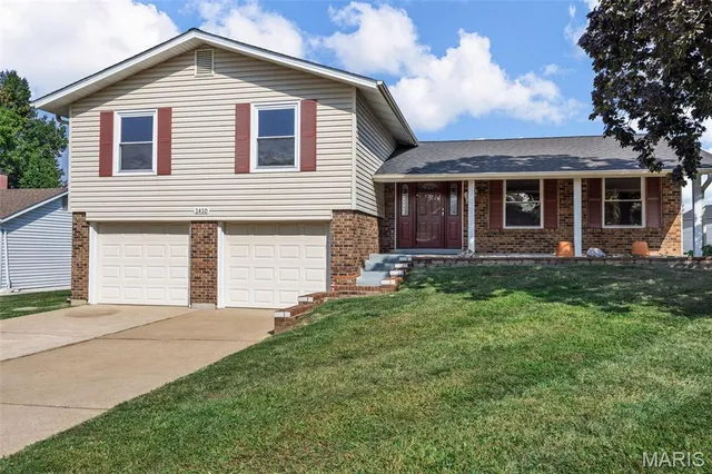 $379,000 | 1410 Ticonderoga Drive, St. Peters, MO 63376