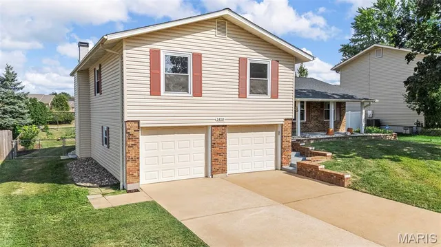 $379,000 | 1410 Ticonderoga Drive, St. Peters, MO 63376