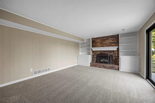 $379,000 | 1410 Ticonderoga Drive, St. Peters, MO 63376