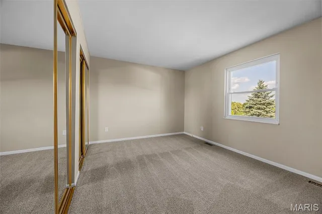 $379,000 | 1410 Ticonderoga Drive, St. Peters, MO 63376