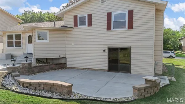 $379,000 | 1410 Ticonderoga Drive, St. Peters, MO 63376