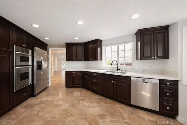 $6,200 | 4 Tory, Irvine, CA 92620