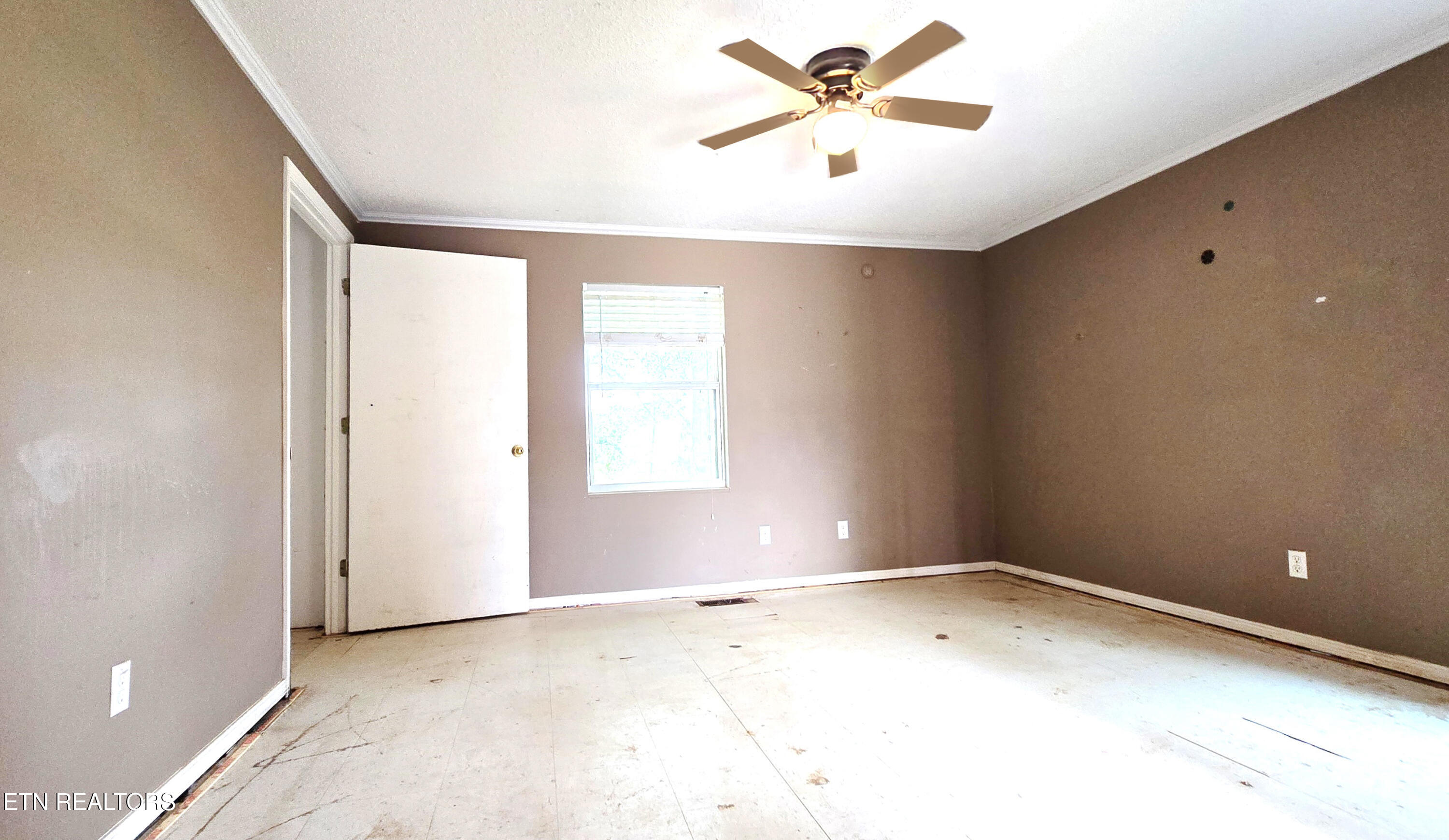 1035 Lakeside Road Madisonville, TN 37354 - Photo 17 of 46 20250905_130601