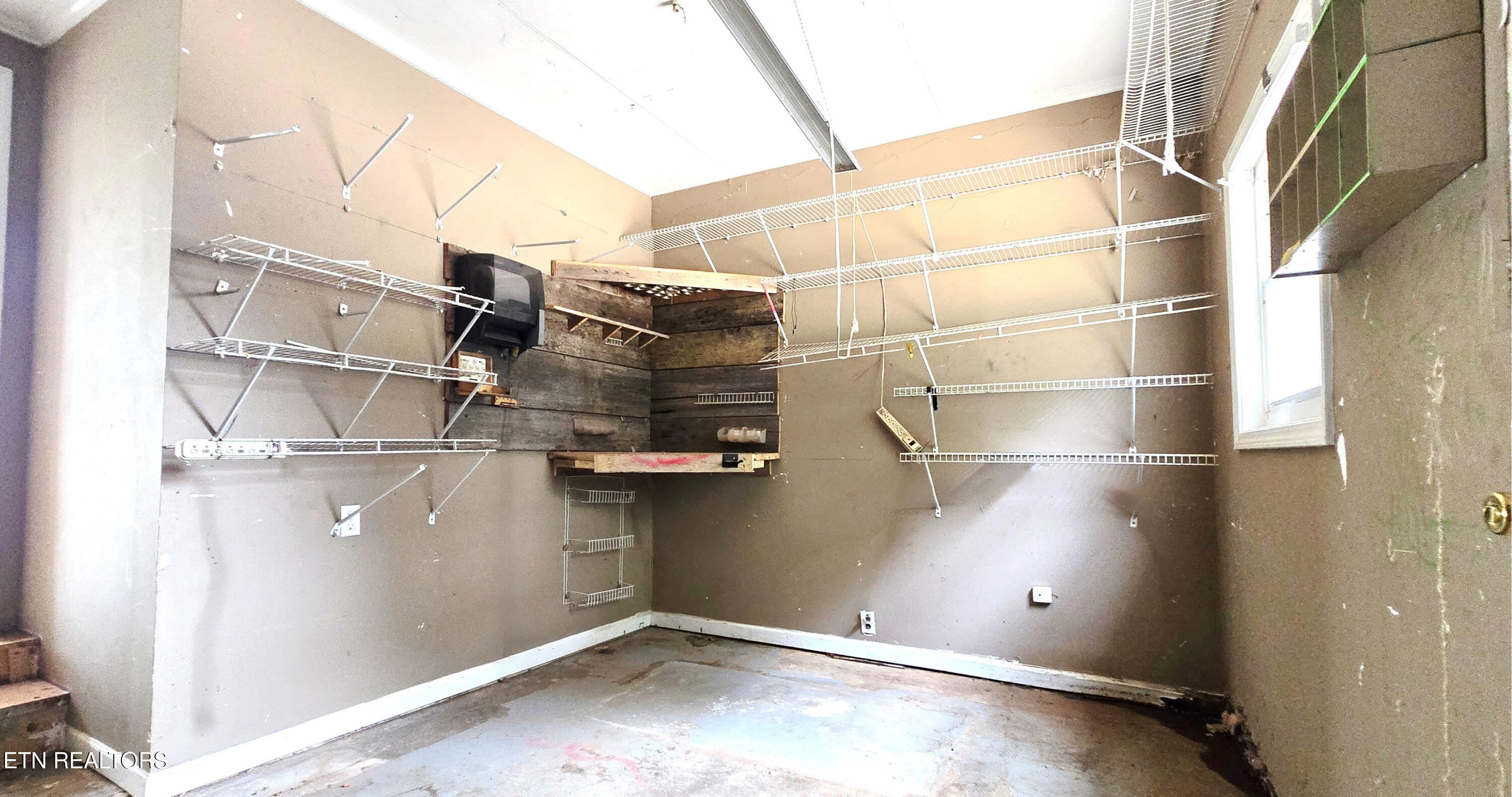 1035 Lakeside Road Madisonville, TN 37354 - Photo 43 of 46 20250905_130905