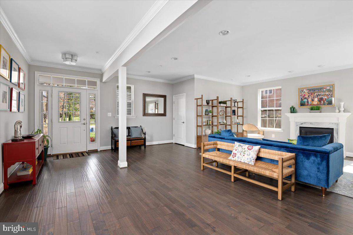 1603 Grace Church Road Silver Spring, MD 20910 - Photo 4 of 77