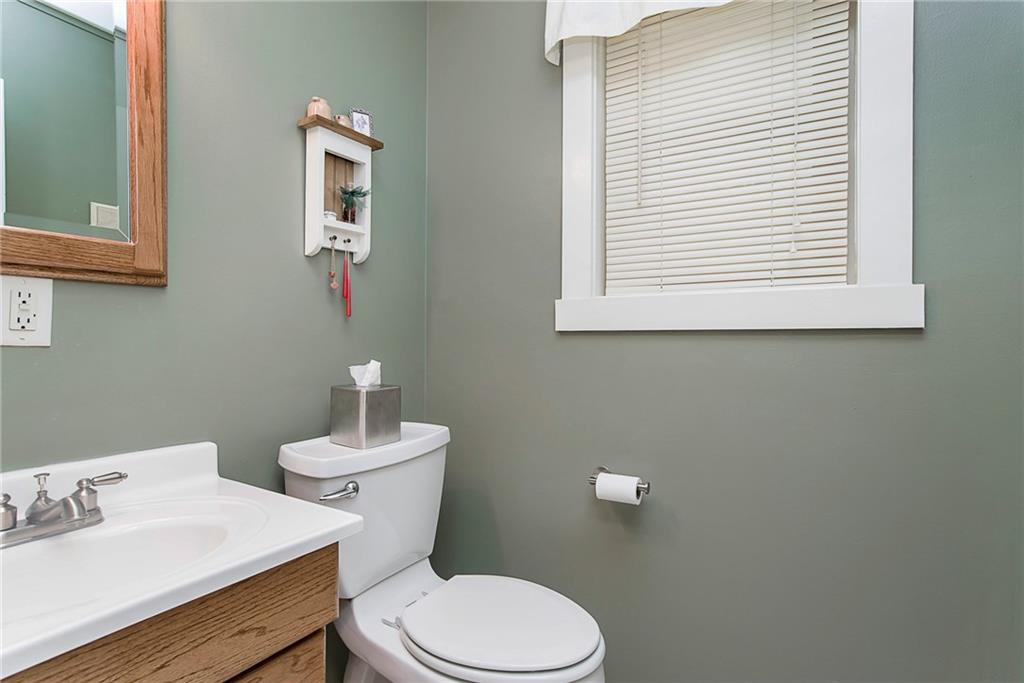 10205 Ruckle Street Indianapolis, IN 46280 - Photo 12 of 24 Gallery Image 12
