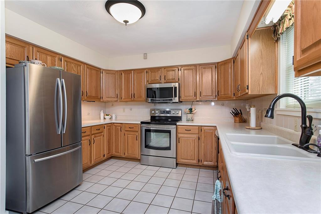 10205 Ruckle Street Indianapolis, IN 46280 - Photo 8 of 24 Gallery Image 8