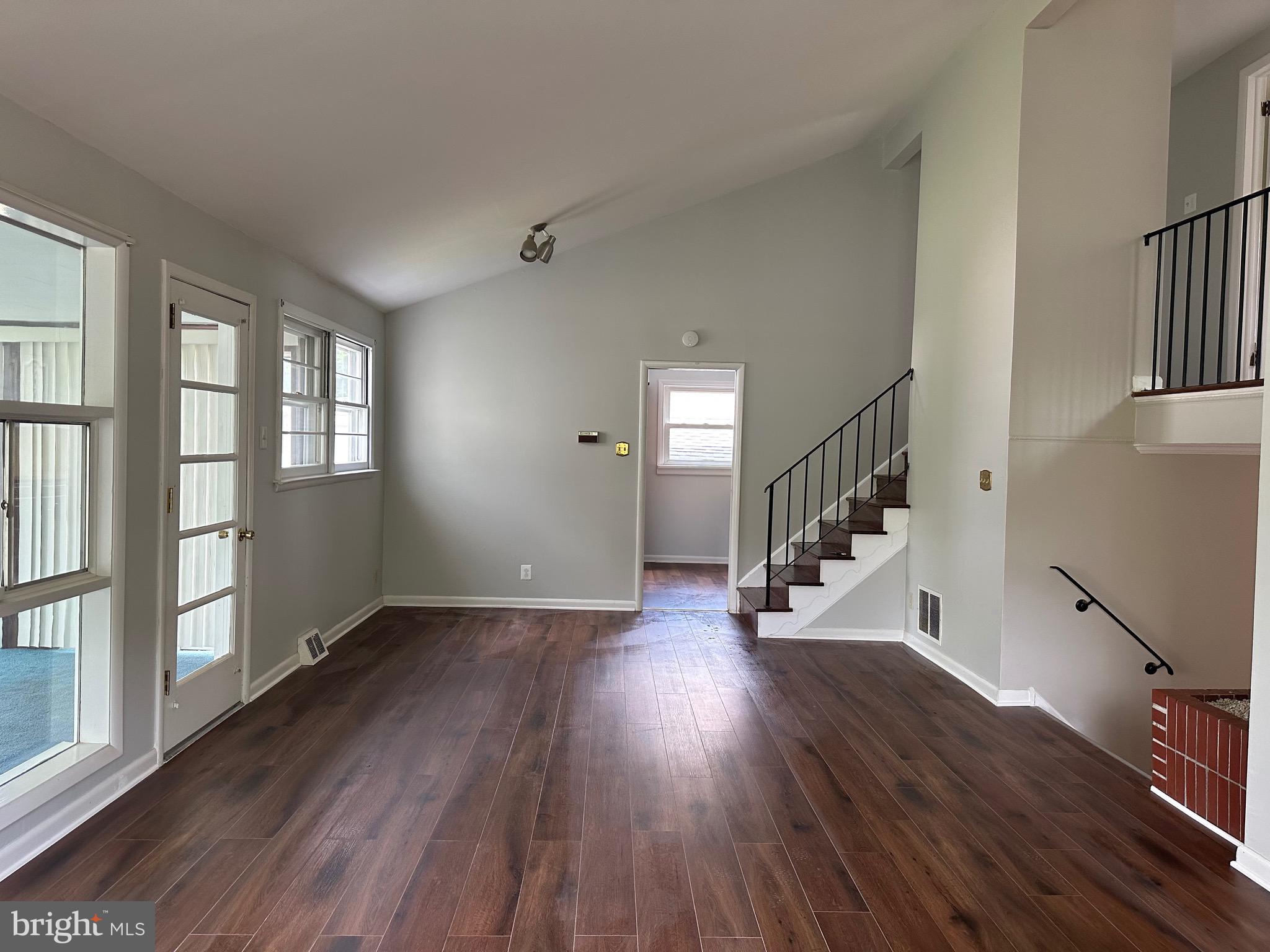 401 Yorkshire Road Cherry Hill, NJ 08034 - Photo 3 of 11