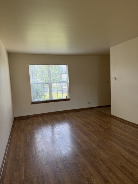 1260 Trinity Drive Carol Stream, IL 60188 - Photo 2 of 16