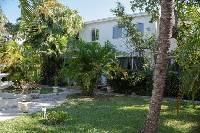 $2,250 | 10078 East Bay Harbor Drive, Unit 78D, Bay Harbor Islands, FL 33154