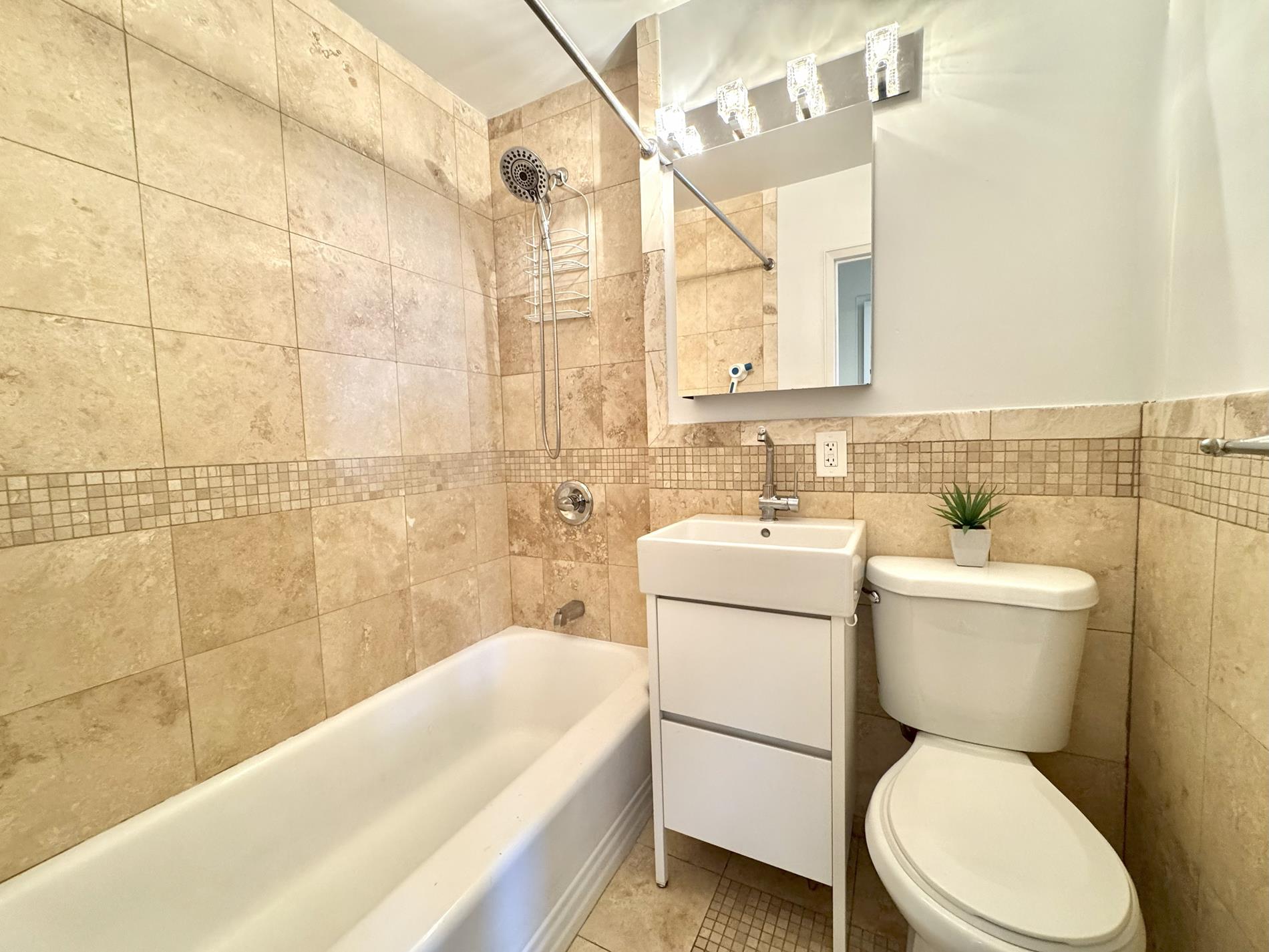 3135 Johnson Avenue, Unit 10C Bronx, NY 10463 - Photo 12 of 16