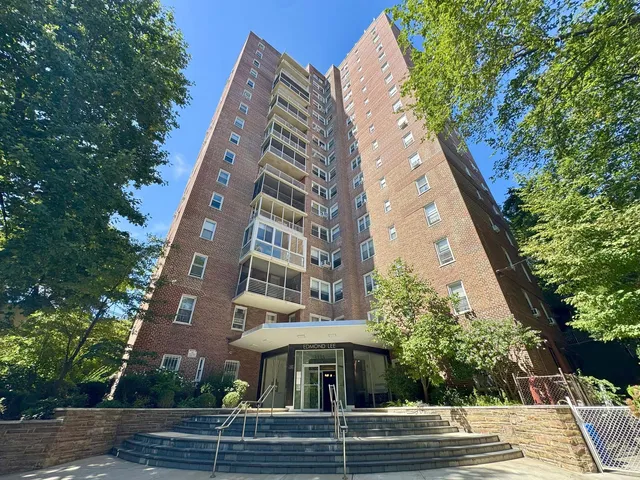 $699,000 | 3135 Johnson Avenue, Unit 10C | Spuyten Duyvil