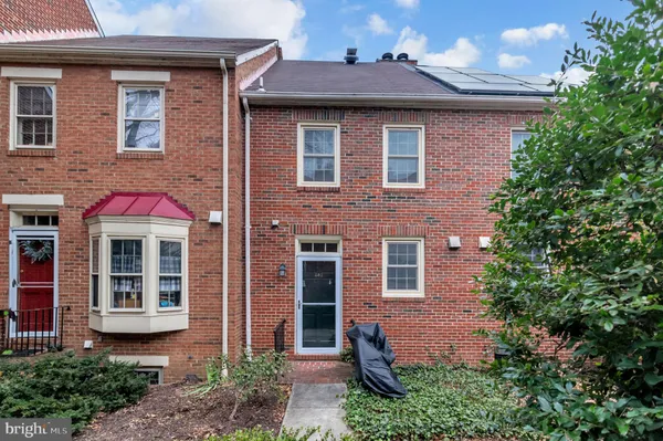 $4,600 | 453 Old Town Court, Alexandria, VA 22314