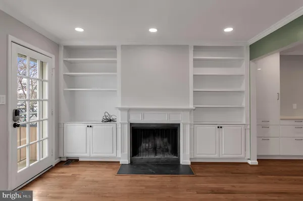 $4,600 | 453 Old Town Court, Alexandria, VA 22314