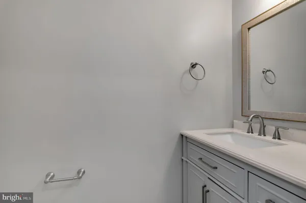 $4,600 | 453 Old Town Court, Alexandria, VA 22314