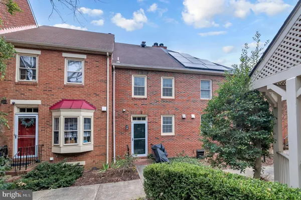 $4,600 | 453 Old Town Court, Alexandria, VA 22314