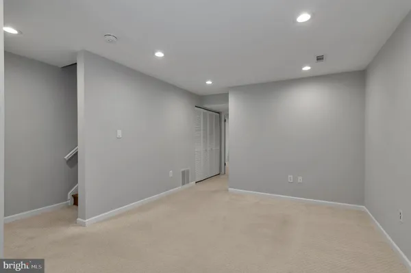 $4,600 | 453 Old Town Court, Alexandria, VA 22314