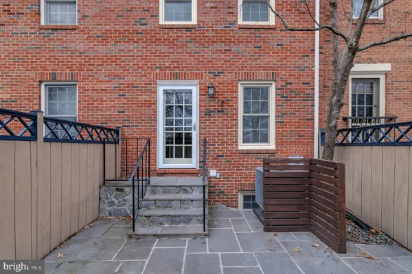 $4,600 | 453 Old Town Court, Alexandria, VA 22314