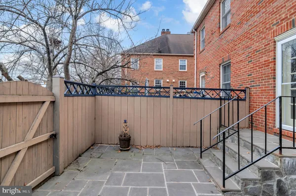 $4,600 | 453 Old Town Court, Alexandria, VA 22314