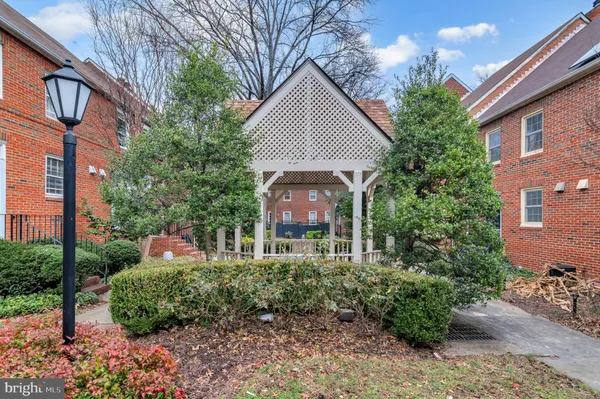 $4,600 | 453 Old Town Court, Alexandria, VA 22314