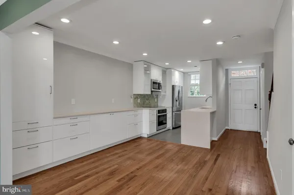 $4,600 | 453 Old Town Court, Alexandria, VA 22314