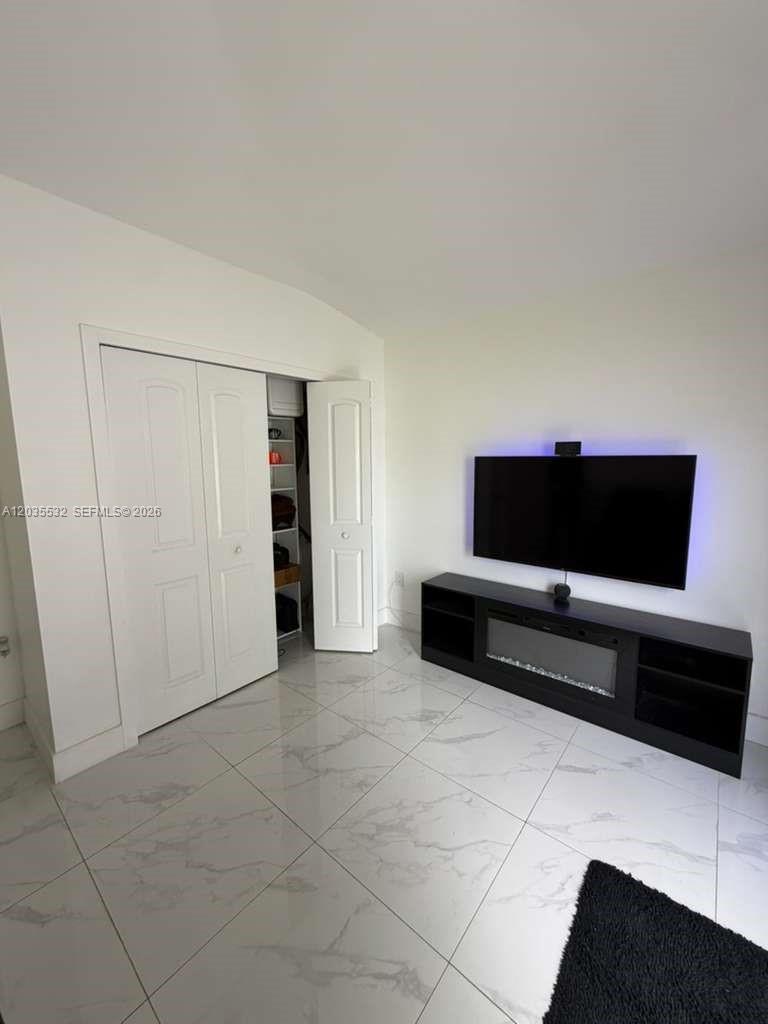 8246 Southwest 147th Court Miami, FL 33193 - Photo 12 of 26