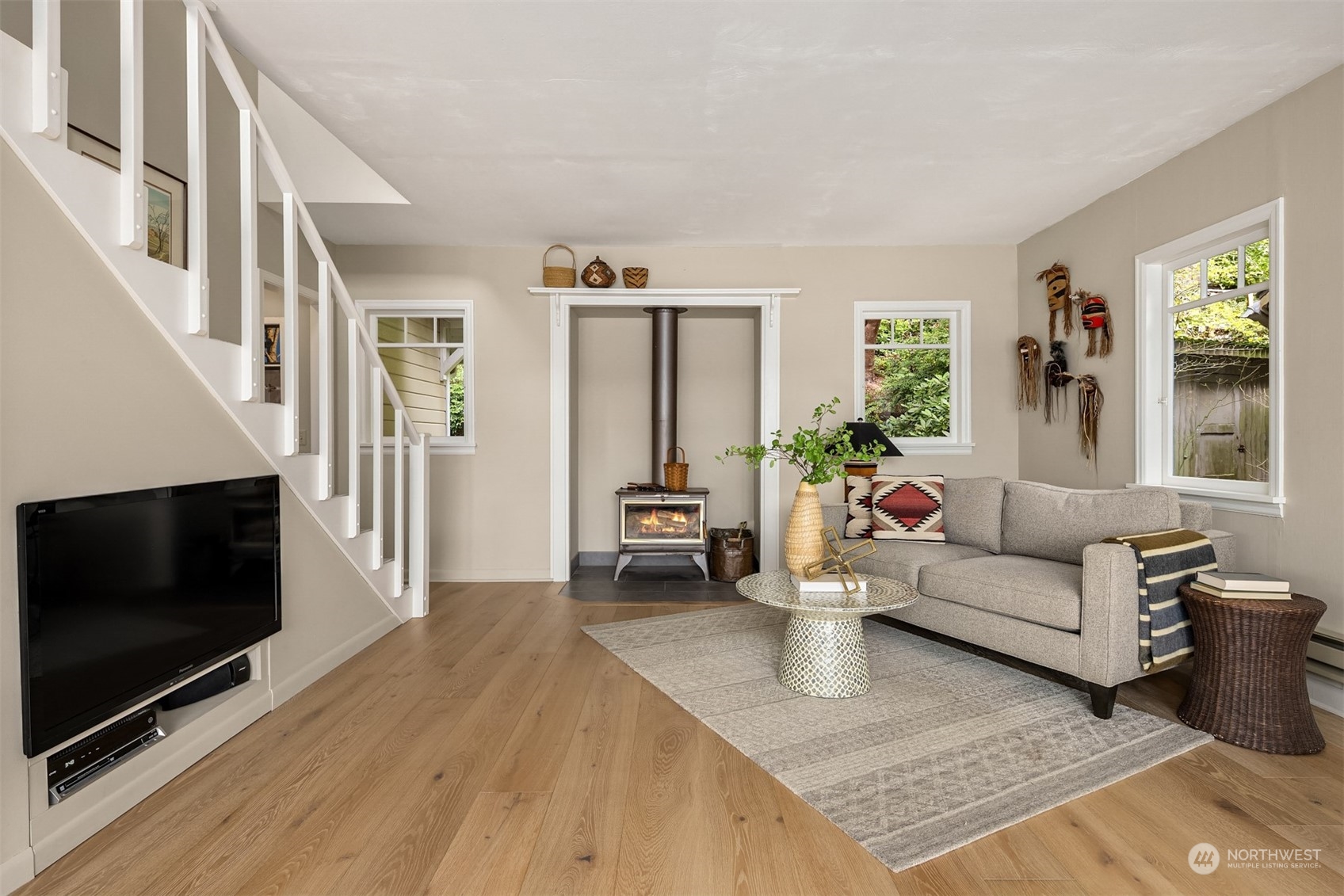 8471 Hansen Road Northeast Bainbridge Island, WA 98110 - Photo 11 of 40 Gallery Image 11