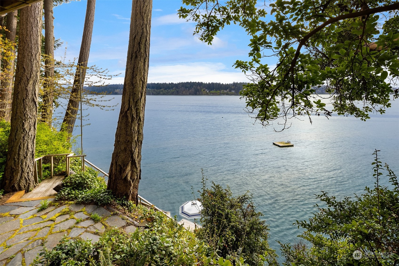 8471 Hansen Road Northeast Bainbridge Island, WA 98110 - Photo 16 of 40 Gallery Image 16