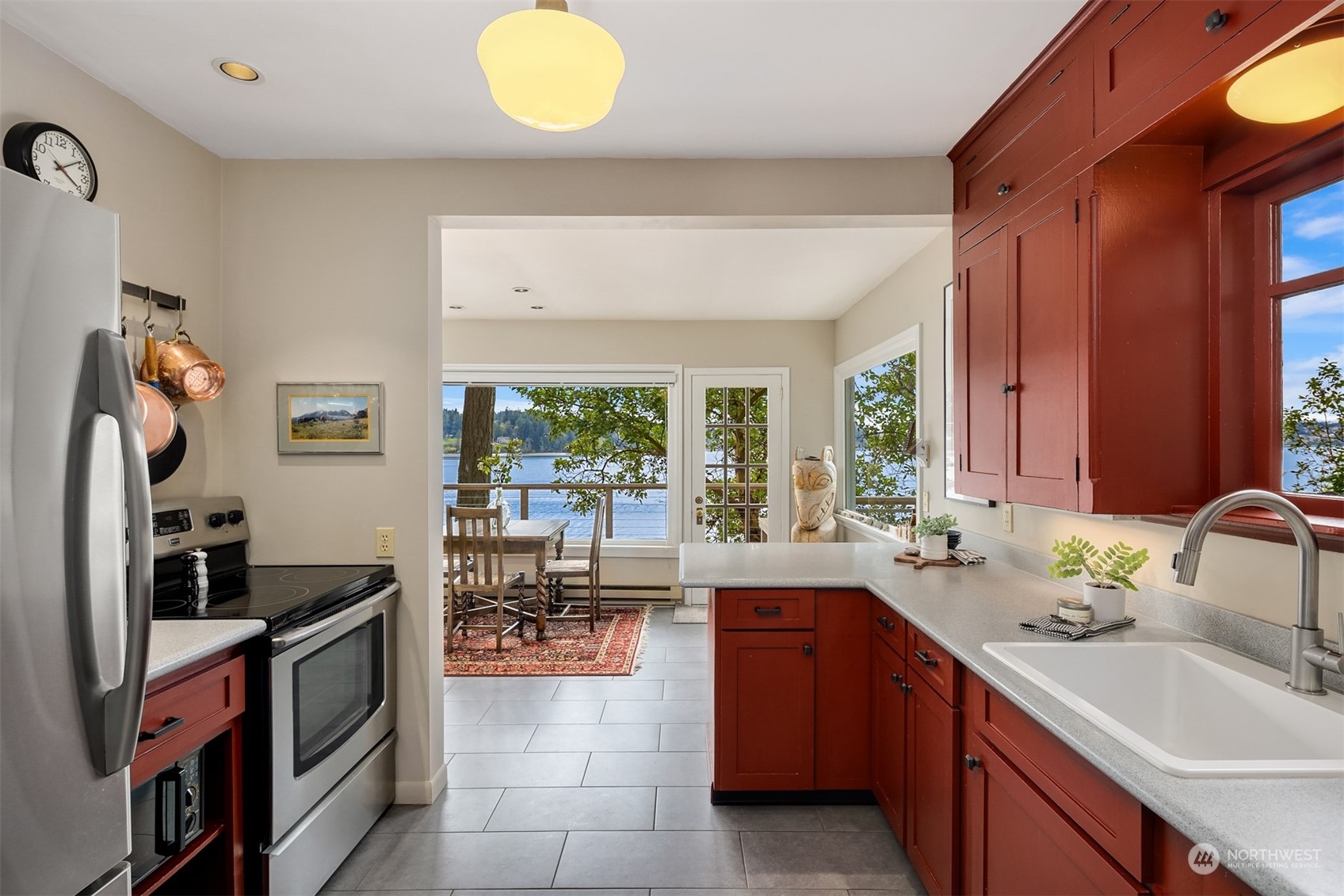 8471 Hansen Road Northeast Bainbridge Island, WA 98110 - Photo 19 of 40 Gallery Image 19