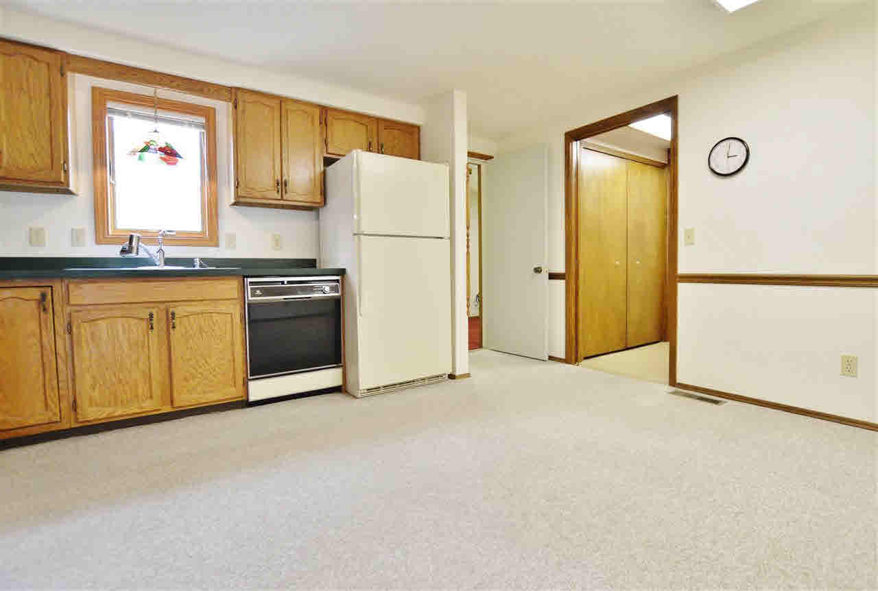 2753 Miller Road Flint, MI 48503 - Photo 10 of 19 21434373-9.JPG