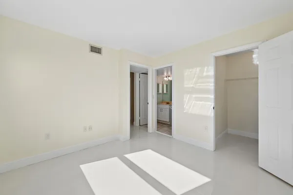 $350,000 | 717 Highway 1, Unit 108, Jupiter, FL 33477