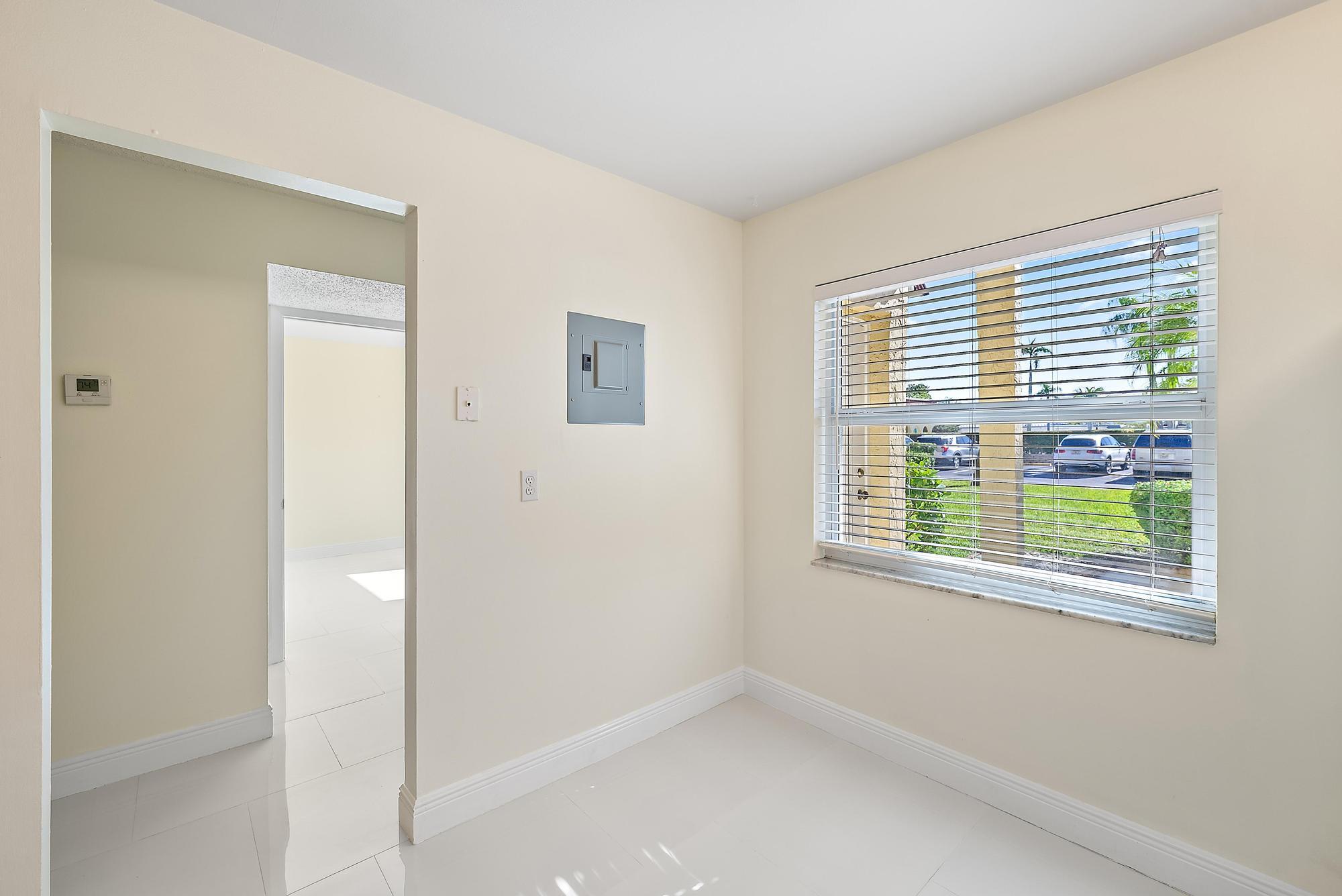 717 Highway 1, Unit 108 Jupiter, FL 33477 - Photo 7 of 32 Kitchen