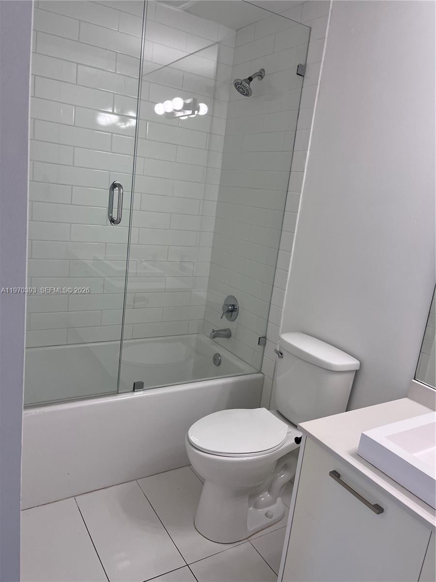 151 Southeast 1st Street, Unit 506 Miami, FL 33131 - Photo 12 of 26