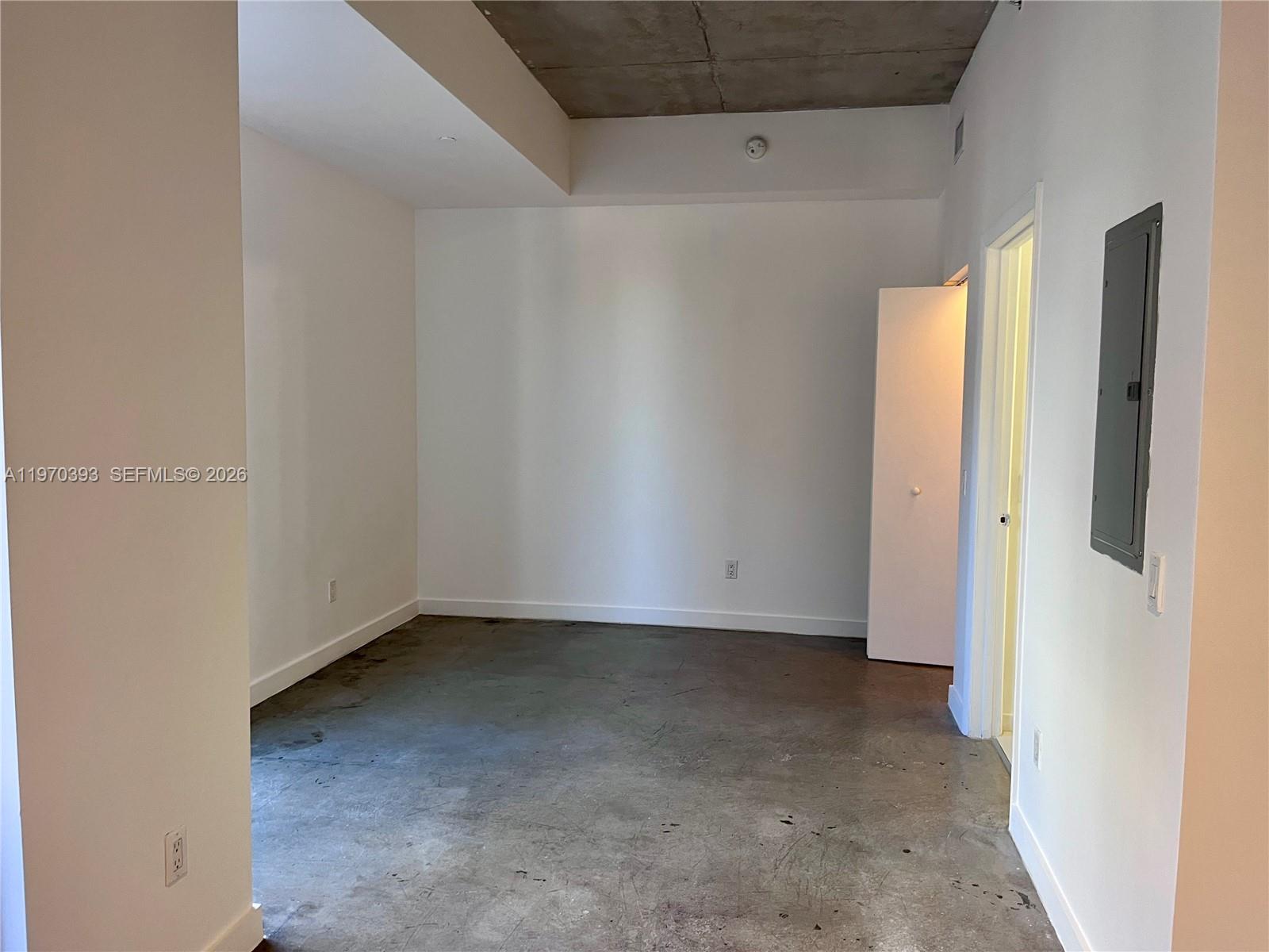 151 Southeast 1st Street, Unit 506 Miami, FL 33131 - Photo 5 of 26