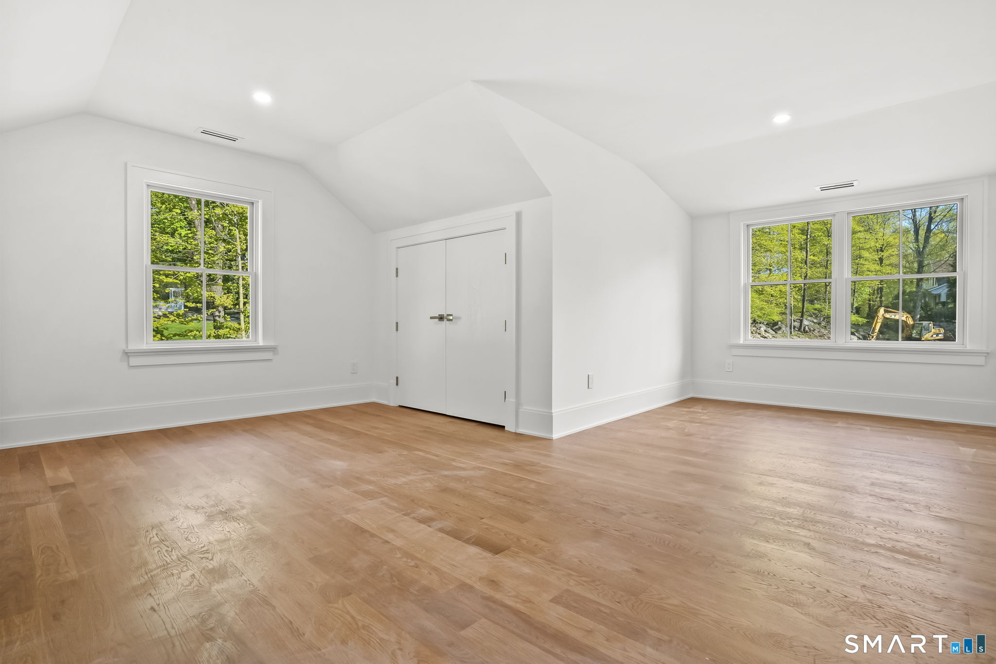 20 Locust Hill Road Darien, CT 06820 - Photo 21 of 30 3rd floor bedroom