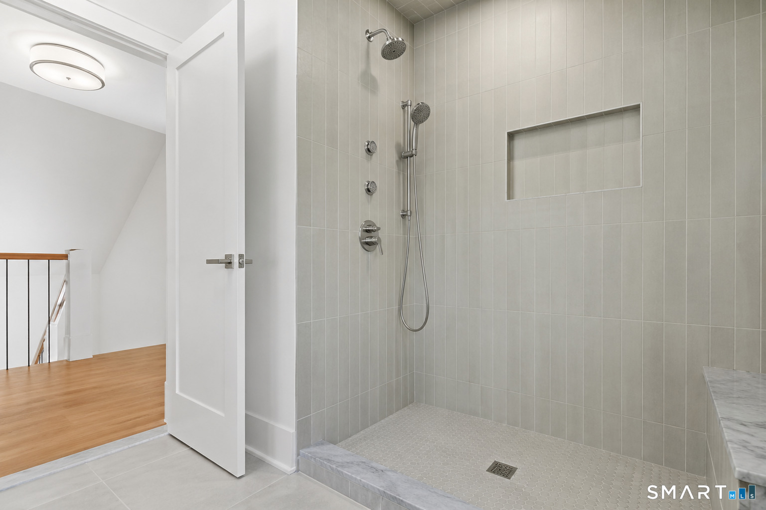 20 Locust Hill Road Darien, CT 06820 - Photo 22 of 30 Third floor full bath