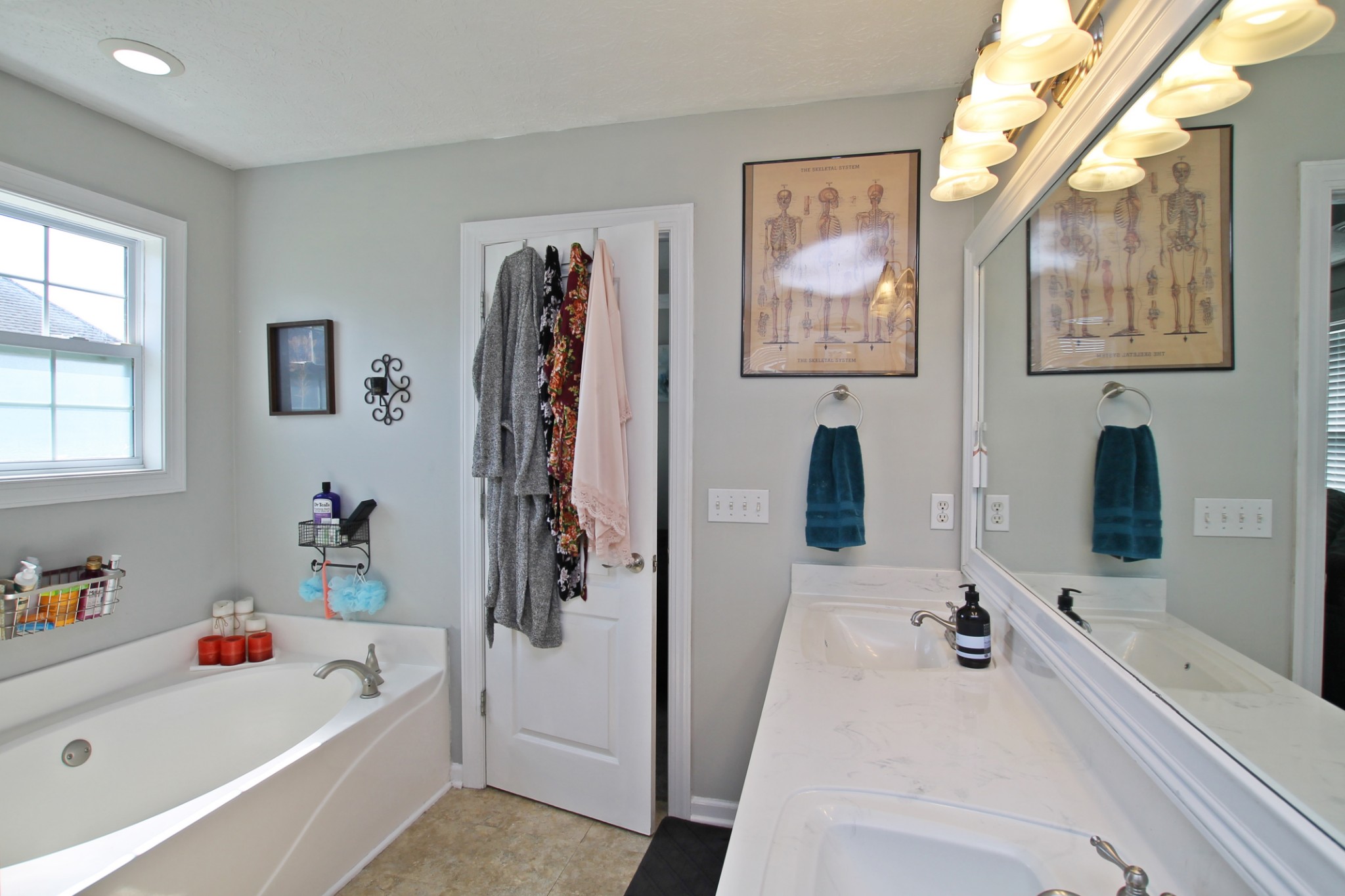 140 Fieldstone Lane Springfield, TN 37172 - Photo 22 of 41 a bathroom with a tub sink and mirror