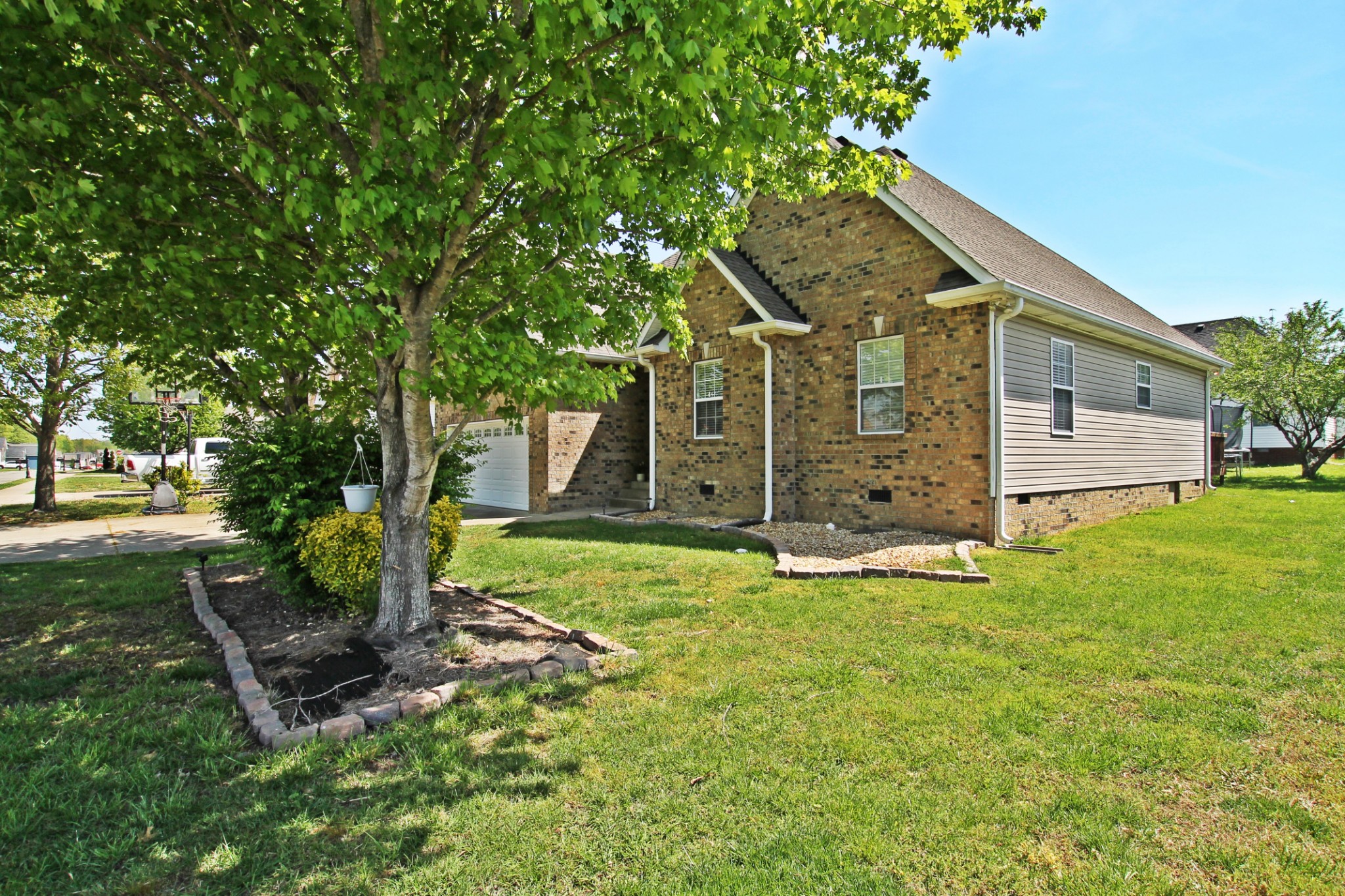 140 Fieldstone Lane Springfield, TN 37172 - Photo 40 of 41 a front view of house with a garden