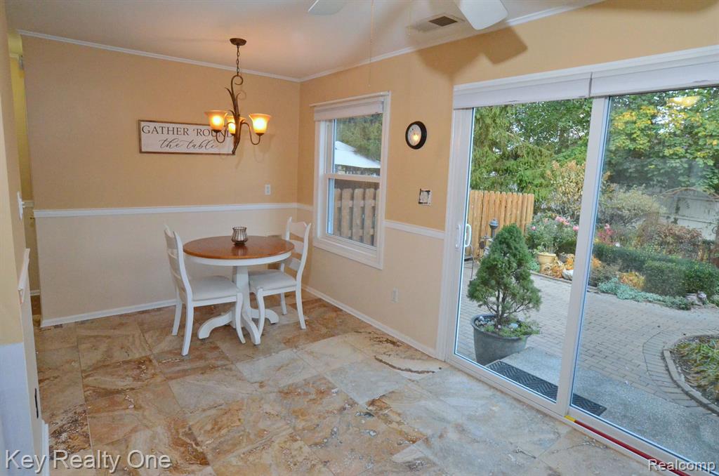 1102 Moreland Court Rochester Hills, MI 48307 - Photo 11 of 31