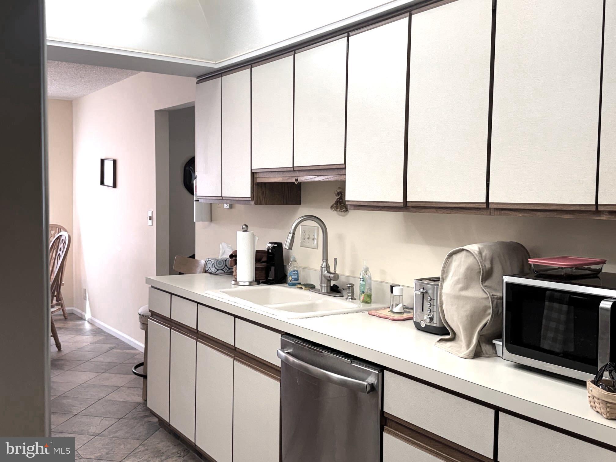 735 South Main Road, Unit 29 Vineland, NJ 08360 - Photo 11 of 34 Kitchen