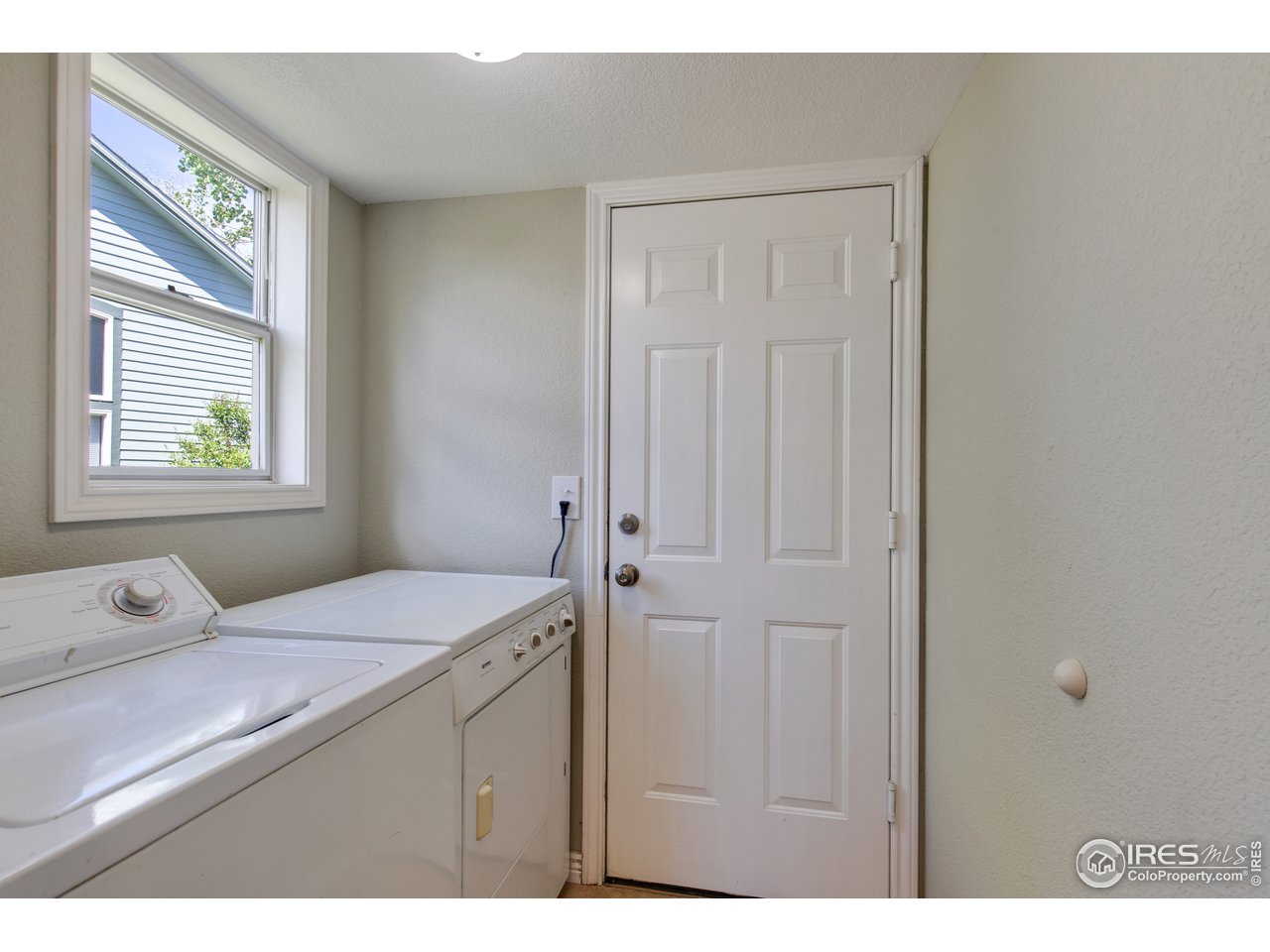5635 Quarry Court Boulder, CO 80301 - Photo 25 of 28 a bathroom with a sink and a window