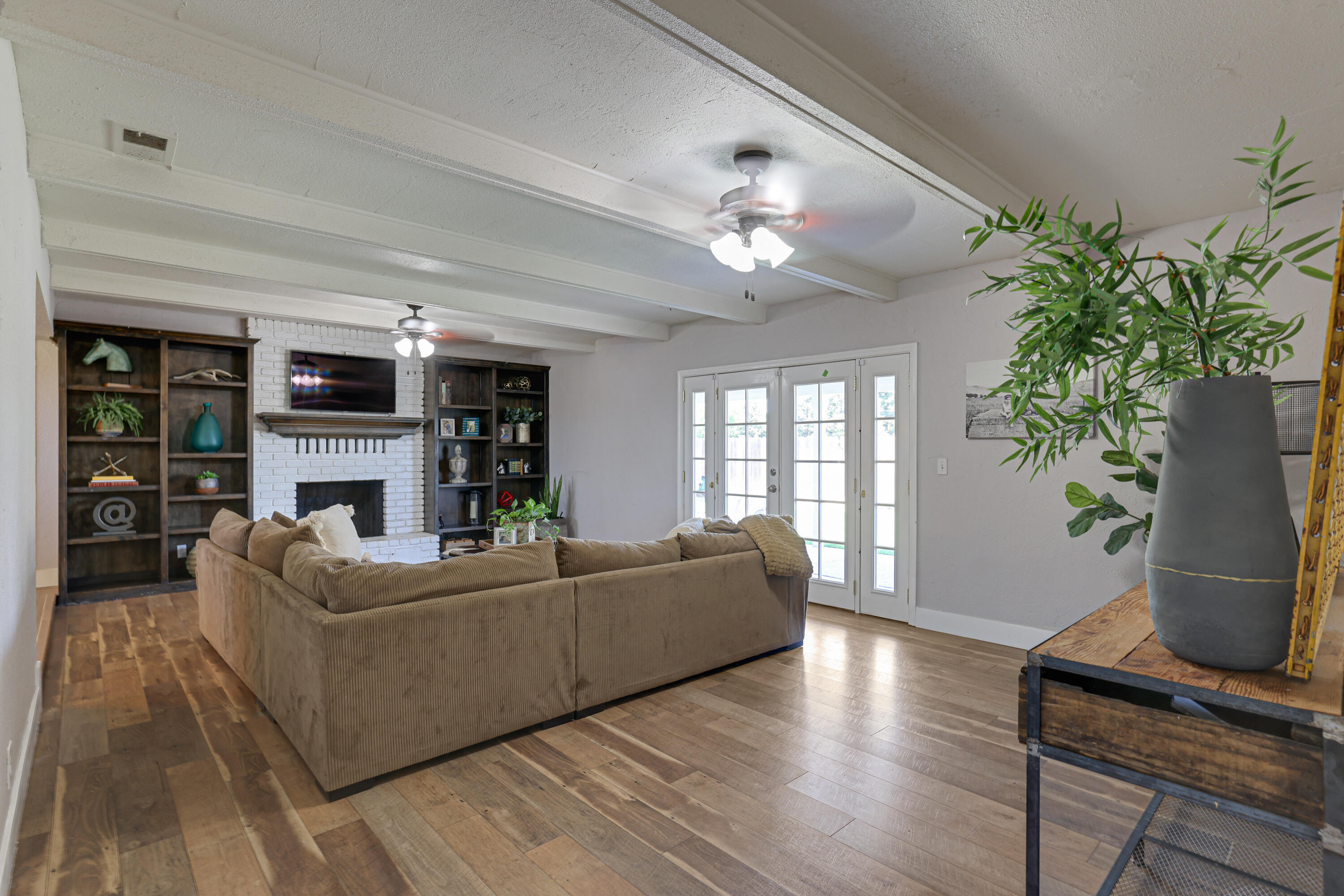 680 South Anderson Road Exeter, CA 93221 - Photo 11 of 59 D50A1924